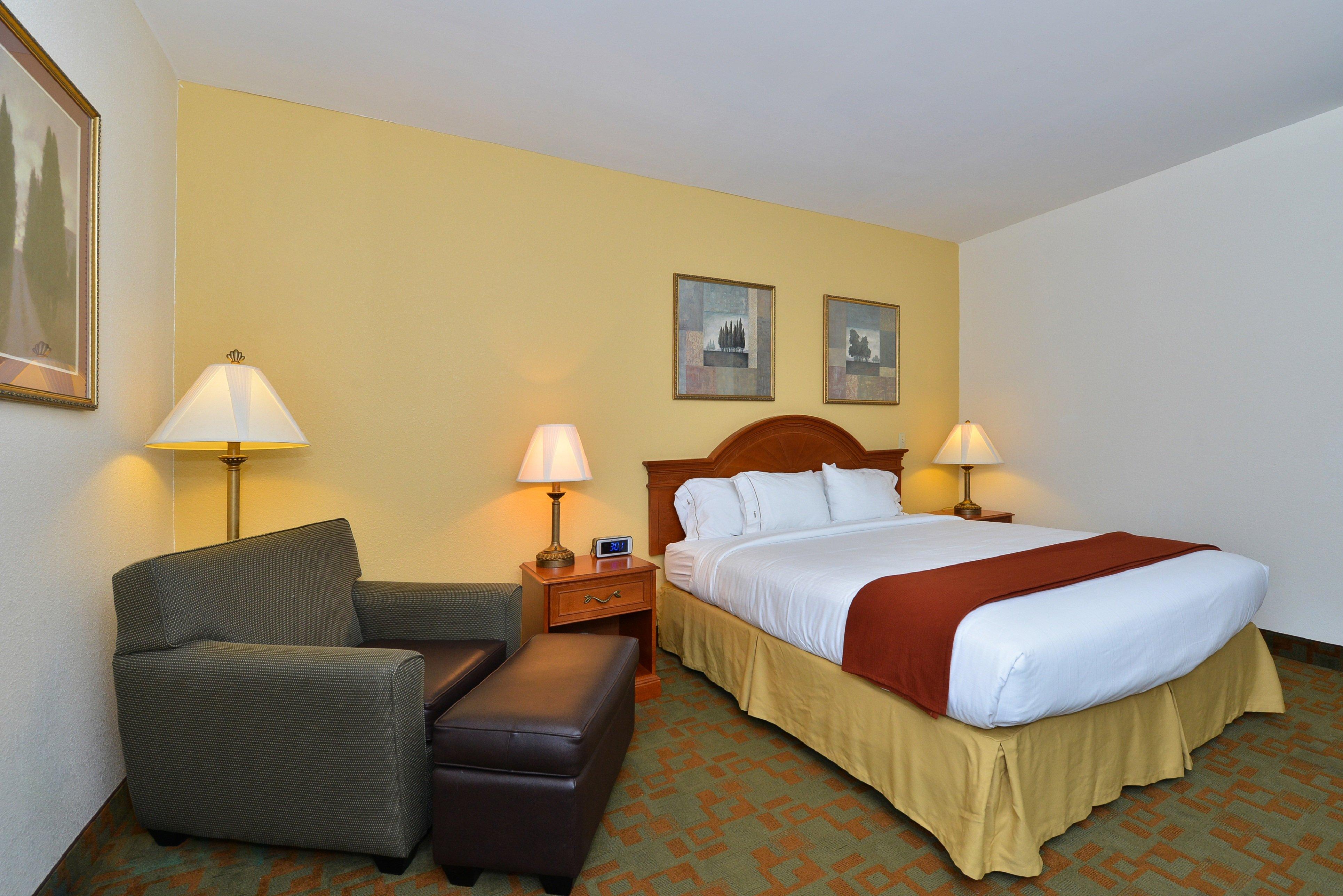 Holiday Inn Express Hotel & Suites Petersburg/Dinwiddie By Ihg Exterior photo