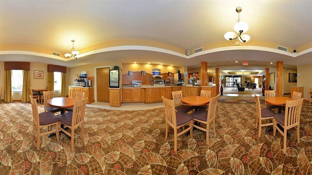 Holiday Inn Express Hotel & Suites Petersburg/Dinwiddie By Ihg Exterior photo